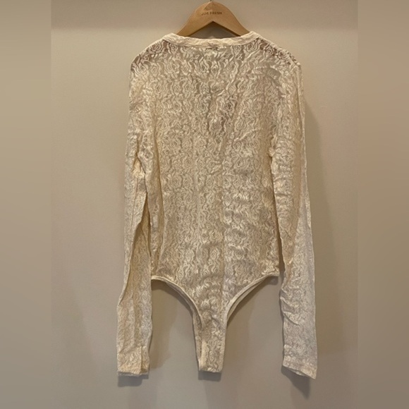 Forever 21 Sheer Lace Bodysuit medium - Picture 5 of 5